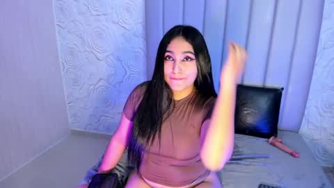 LYA DUBOIS  online show from 04-07-26, 09:48