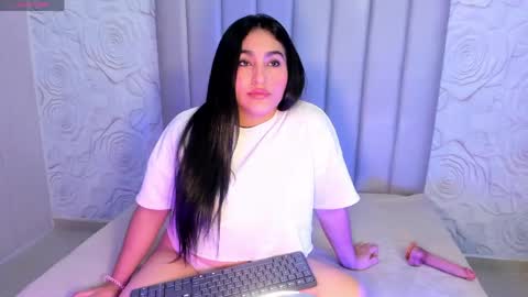 Snapshot of lya_dubois_ chatting on 05-01-26, 09:19 LYA DUBOIS online show from 05-01-26, 09:19