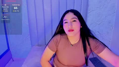 Snapshot of lya_dubois_ chatting on 06-08-26, 07:47 LYA DUBOIS online show from 06-08-26, 07:47