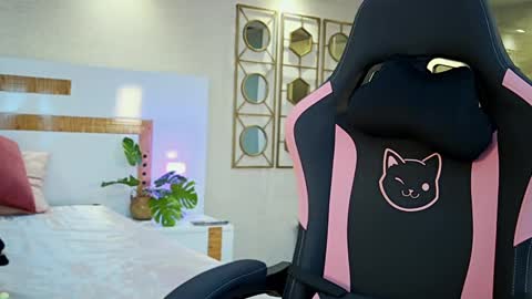 Lya Haven online show from 02-26-25, 05:39