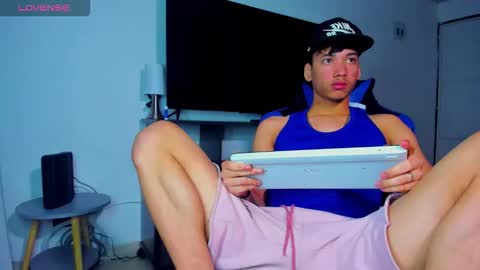 Lyam online show from 04-18-26, 07:01