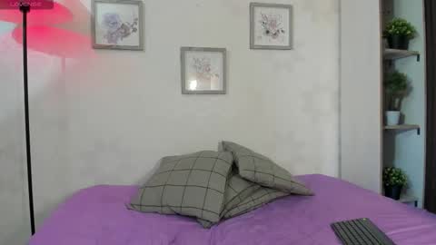 Lyan online show from 09-27-25, 07:19