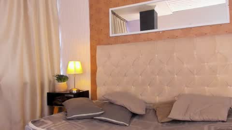 Lyan online show from 12-17-25, 06:58