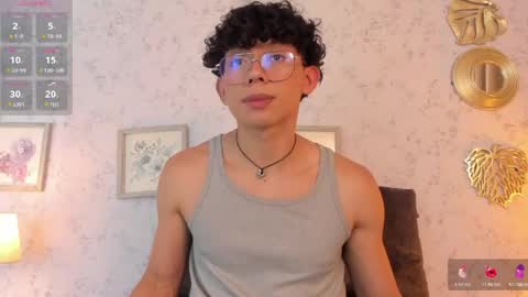Snapshot of lyan_twink chatting on 04-25-26, 08:17 Lyan online show from 04-25-26, 08:17