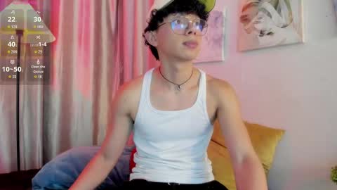 Snapshot of lyan_twink chatting on 04-30-26, 08:57 Lyan online show from 04-30-26, 08:57