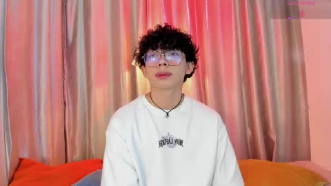 Snapshot of lyan_twink chatting on 05-28-26, 08:06 Lyan online show from 05-28-26, 08:06