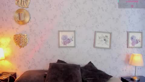Snapshot of lyan_twink chatting on 06-01-26, 08:32 Lyan online show from 06-01-26, 08:32