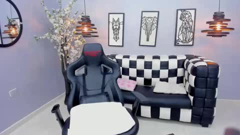 Lya Robbie online show from 10-24-25, 03:58