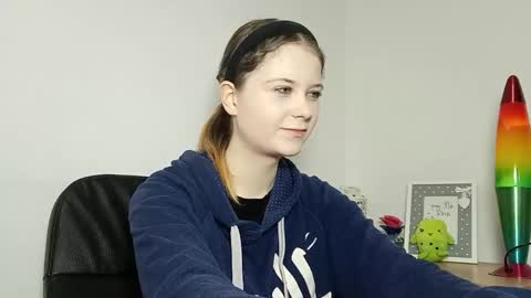 Lydia online show from 11-07-25, 07:03