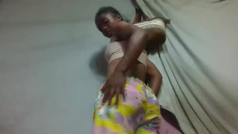 lydie856696 online show from 04-19-26, 06:21