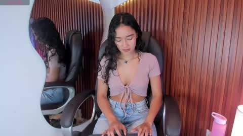 Lyhana Lee online show from 10-04-25, 12:14