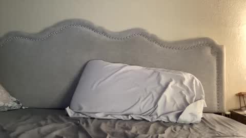 Olivia online show from 01-11-25, 03:42