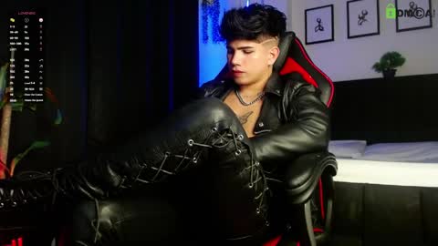 Lyle Bennett Freelance Model online show from 05-11-26, 11:16