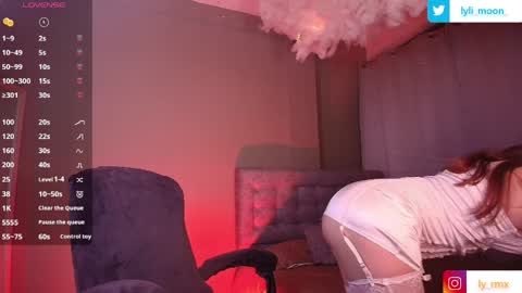 Snapshot of lylita_moon chatting on 04-11-26, 03:55 Littl online show from 04-11-26, 03:55
