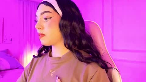 Lyna love online show from 12-16-25, 12:43