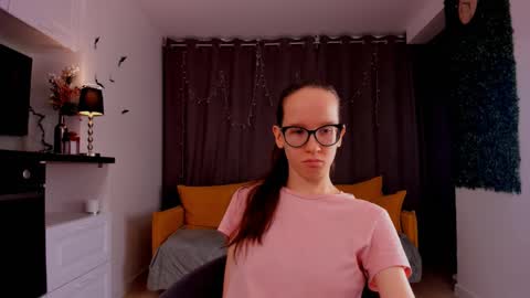 Sara online show from 02-09-25, 04:07