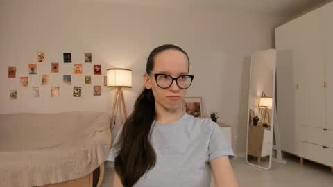 Sara online show from 03-12-25, 04:13