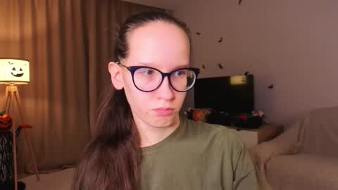 Sara online show from 11-10-25, 04:06