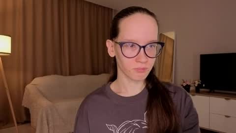 Sara online show from 04-11-26, 04:11