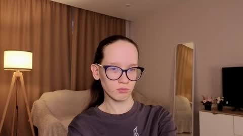 Sara online show from 04-21-26, 01:42