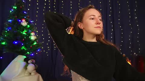 Snapshot of lynn_feline chatting on 12-29-24, 04:05 Lynn online show from 12-29-24, 04:05