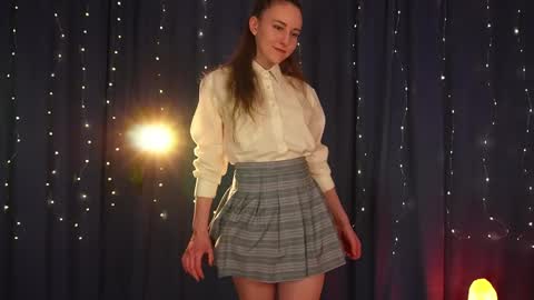 Snapshot of lynn_feline chatting on 01-19-25, 05:39 Lynn online show from 01-19-25, 05:39