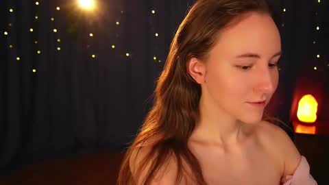 Snapshot of lynn_feline chatting on 02-14-25, 11:10 Lynn online show from 02-14-25, 11:10