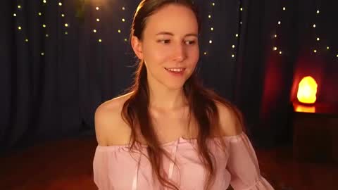 Snapshot of lynn_feline chatting on 02-14-25, 05:14 Lynn online show from 02-14-25, 05:14