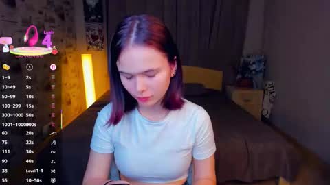 Cozy Lynns room online show from 11-30-25, 08:40