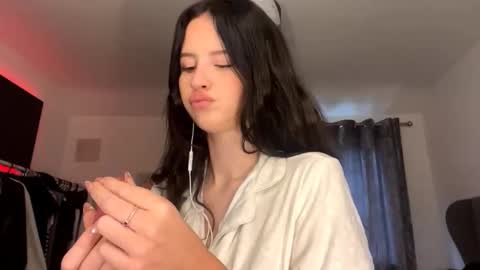 Snapshot of lynnetteclaycamp chatting on 01-15-26, 12:21 Kay online show from 01-15-26, 12:21