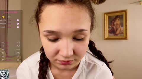 Snapshot of lynngroves chatting on 02-01-25, 06:19 Lola online show from 02-01-25, 06:19