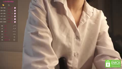 Snapshot of lynngroves chatting on 02-26-25, 08:11 Lola online show from 02-26-25, 08:11