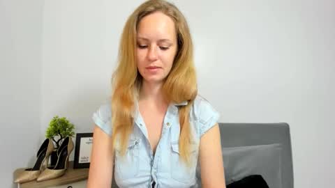 Lura online show from 09-29-25, 06:51