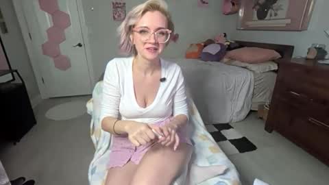 Snapshot of lyragreene chatting on 02-02-26, 05:39 Lyra Greene online show from 02-02-26, 05:39