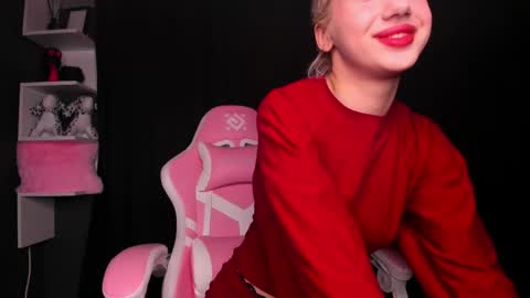 Lyra 3 online show from 05-29-26, 04:27