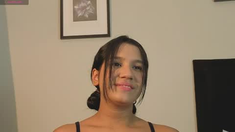 Snapshot of lyriadiamond_ chatting on 05-26-26, 09:11 Lyria Diamond online show from 05-26-26, 09:11