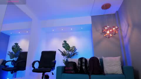 Lyssa  Everyday From 0700 to 1630 Col Time online show from 02-14-25, 08:48