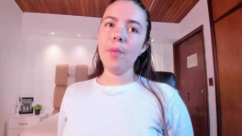 Lyssa  Everyday From 0700 to 1630 Col Time online show from 10-11-25, 02:04