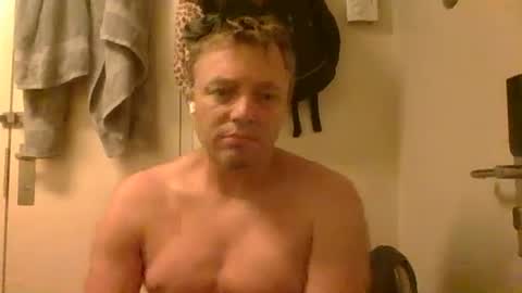 Snapshot of m15kala chatting on 12-22-25, 09:28 m15kala online show from 12-22-25, 09:28