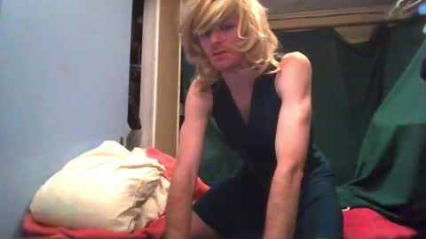 Snapshot of m19261 chatting on 12-18-24, 09:29 Even online show from 12-18-24, 09:29