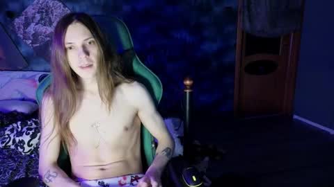 Snapshot of m1shq chatting on 02-28-25, 03:15 m1shq online show from 02-28-25, 03:15