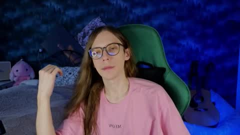 Snapshot of m1shq chatting on 09-13-25, 02:50 m1shq online show from 09-13-25, 02:50