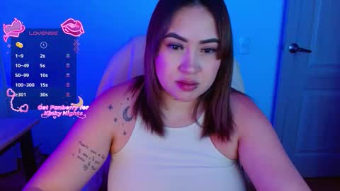 Snapshot of m33li chatting on 12-19-25, 11:12 Meli online show from 12-19-25, 11:12