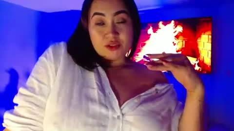 Snapshot of m33li chatting on 02-25-26, 01:04 Meli online show from 02-25-26, 01:04