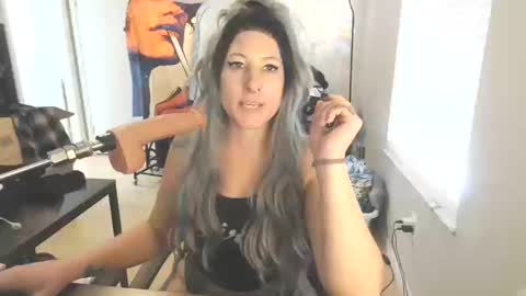 Snapshot of m3taaa chatting on 10-10-25, 07:02 M3ta online show from 10-10-25, 07:02