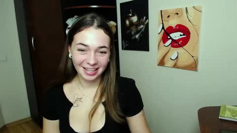 Snapshot of m_vikki chatting on 12-24-24, 02:01 Vikki online show from 12-24-24, 02:01