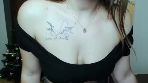 Snapshot of m_vikki chatting on 01-04-25, 05:16 Vikki online show from 01-04-25, 05:16
