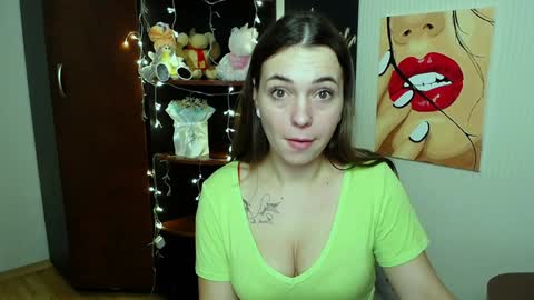Snapshot of m_vikki chatting on 01-23-25, 02:50 Vikki online show from 01-23-25, 02:50