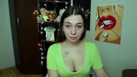 Snapshot of m_vikki chatting on 01-26-25, 08:25 Vikki online show from 01-26-25, 08:25