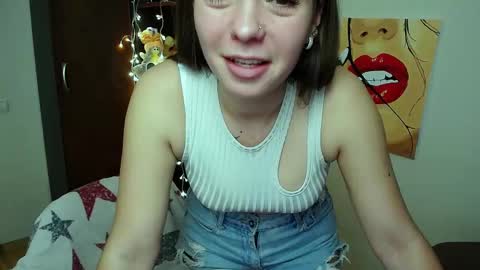 Snapshot of m_vikki chatting on 01-31-25, 08:43 Vikki online show from 01-31-25, 08:43